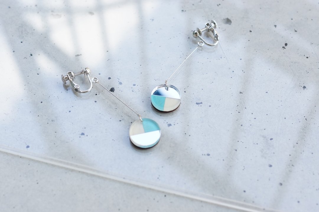 Swing Three Tone Mirror Clip-On/ mint-silver - 耳环/耳夹 - 木头 蓝色
