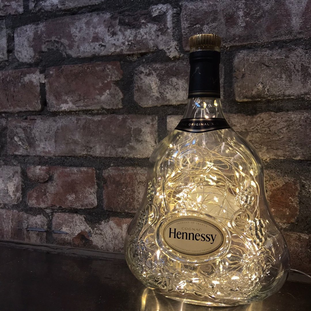 Hennessy轩尼诗 XO 星星酒瓶闪灯 - 灯具/灯饰 - 玻璃 