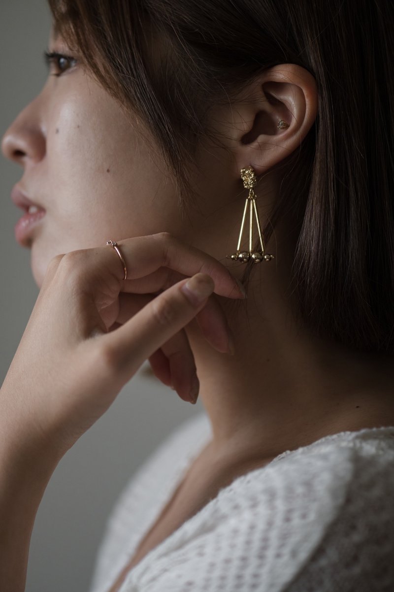 Vintage│复古系列 - 金色裙摆 - 耳环/耳夹 - 其他材质 金色