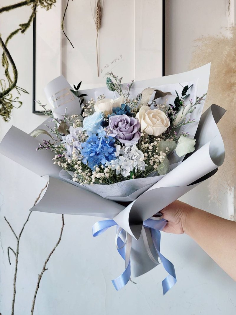 海藏设计│ 质感灰蓝永生玫瑰花束 毕业花束 情人节花束 - 干燥花/捧花 - 植物．花 蓝色