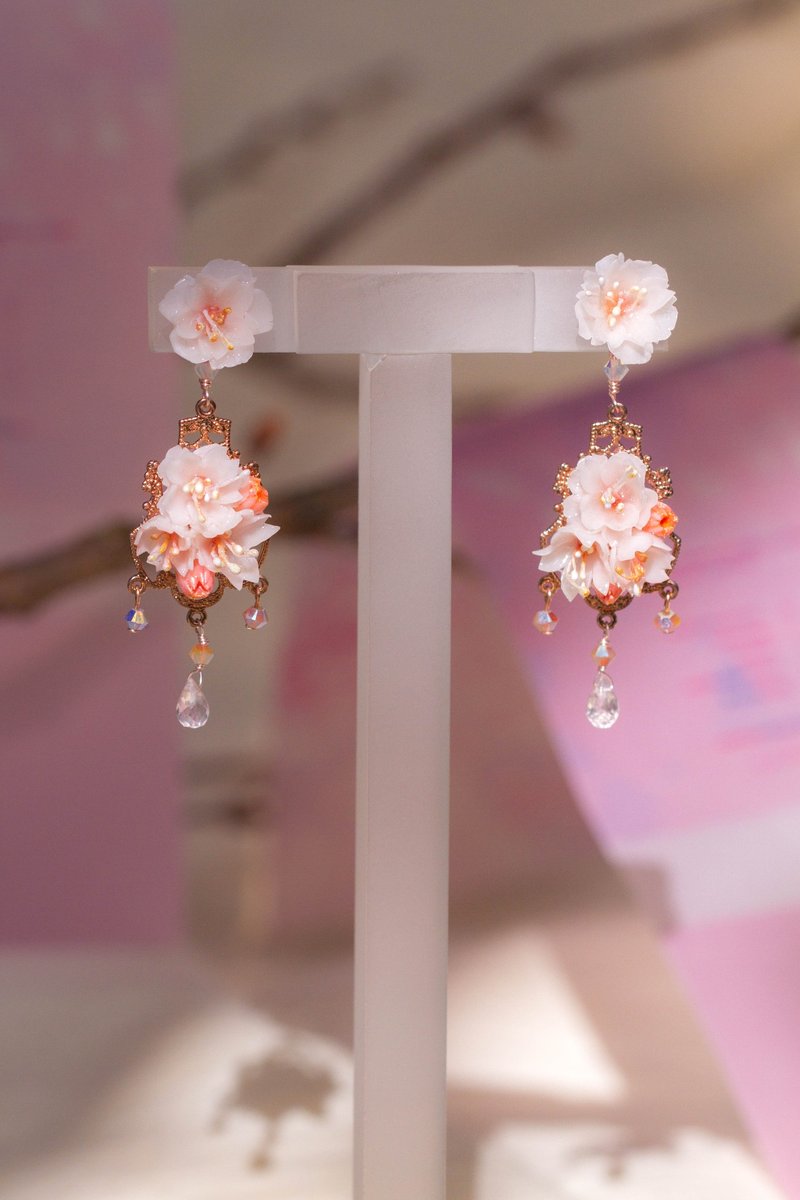 溢樱BLOSSOM : 满开花见樱花吊灯耳环 - Pamycarie 手工制作饰品 - 耳环/耳夹 - 粘土 粉红色