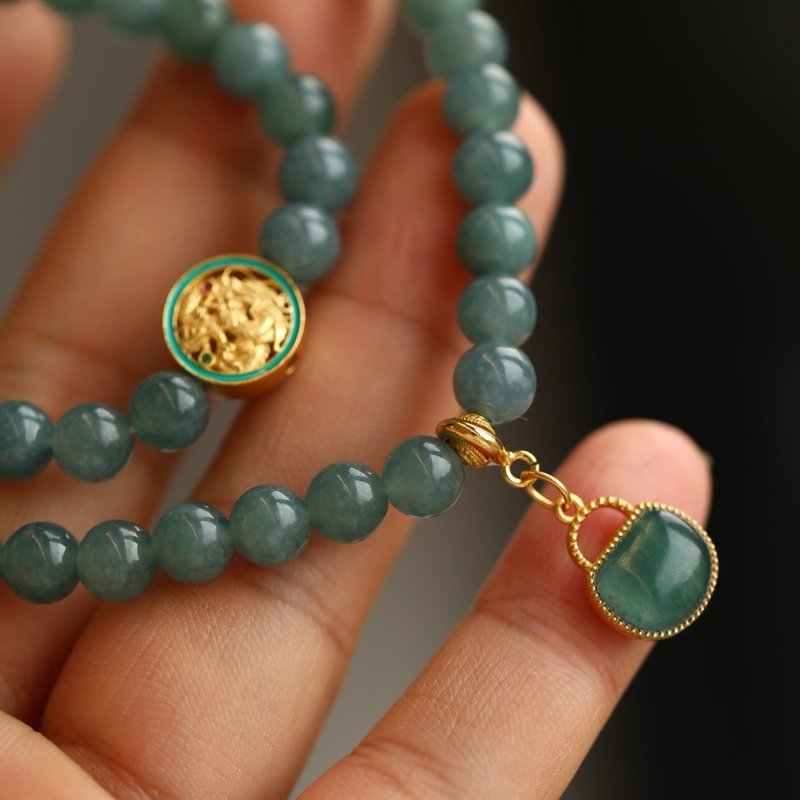 6mm危地马拉原矿A货糯种蓝水翡翠 珐琅彩古龙圆牌 设计多圈手 - 手链/手环 - 宝石 绿色