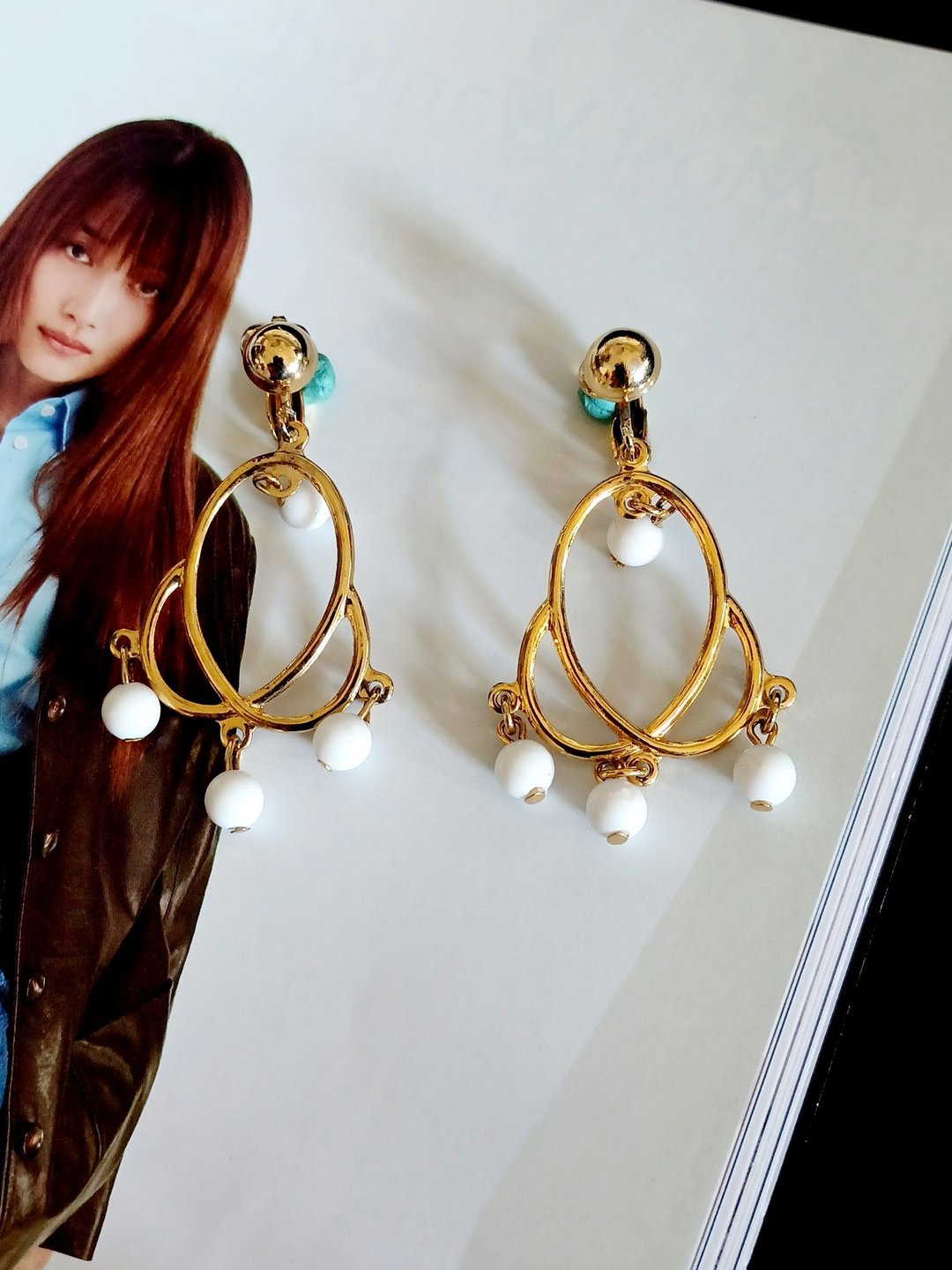 Avintage jewelry 俏丽佳人几何垂坠 夹式耳环 - 耳环/耳夹 - 其他金属 