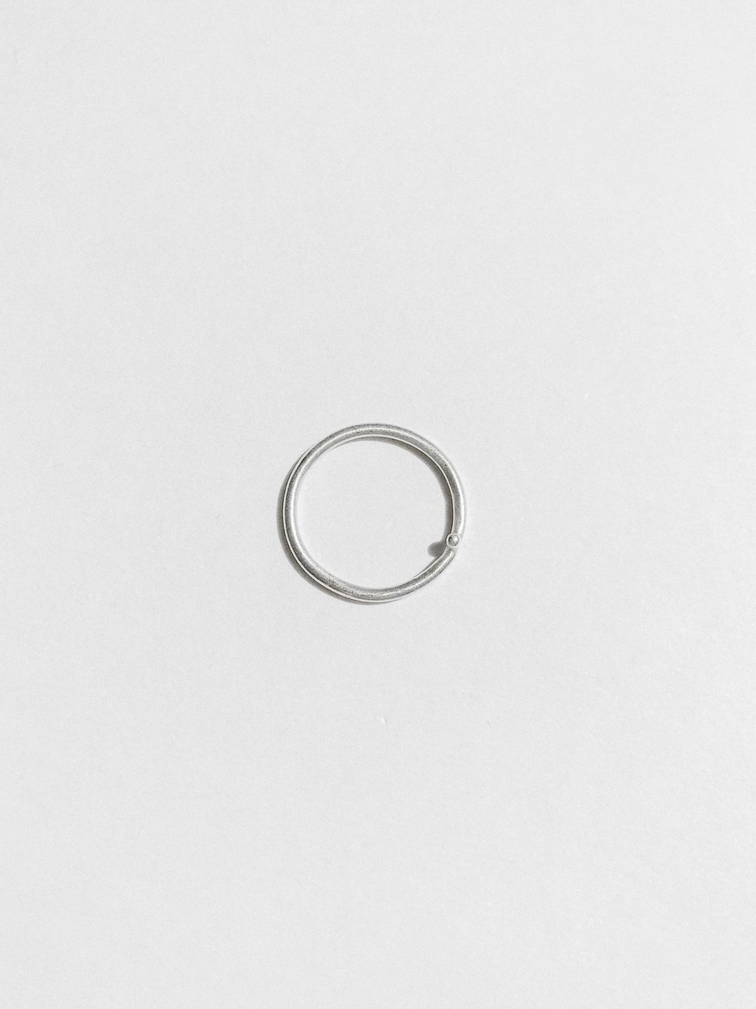 Single Bubble Ring 单泡泡细戒 - 戒指 - 纯银 银色
