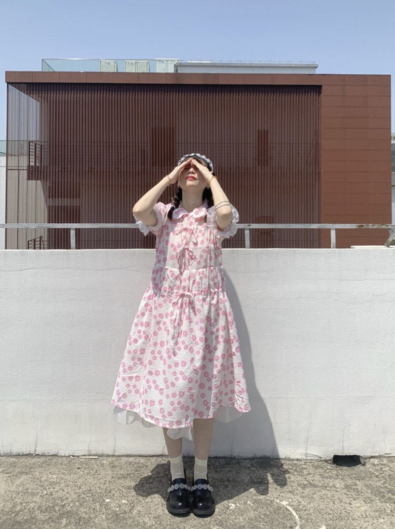 蜜桃气泡 盐缩粉小花 仙女洋裝 娃娃领 抽绳 花边 - 洋装/连衣裙 - 棉．麻 粉红色