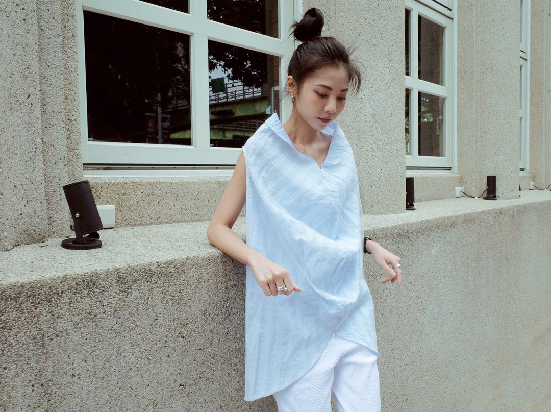 UUIN   _ 蓝圆形版造型背心 - 女装背心 - 棉 蓝色