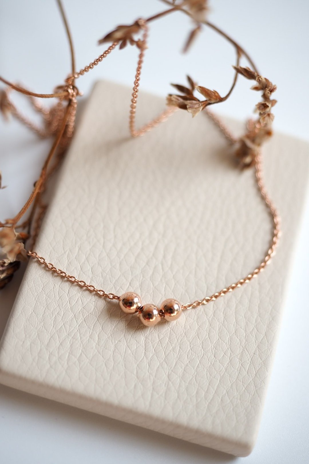 Pinky triple floating silver bead necklace - 项链 - 纯银 粉红色