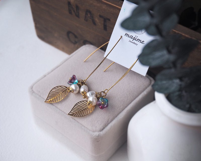 丰硕果实 黄铜耳环 捷克玻璃珠 天然珍珠 轻珠宝 BE01 - 耳环/耳夹 - 珍珠 金色