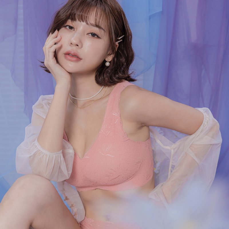 Charming Fairy 无钢圈宽肩蕾丝无痕内衣(珊瑚红) - 女士内衣裤 - 尼龙 粉红色