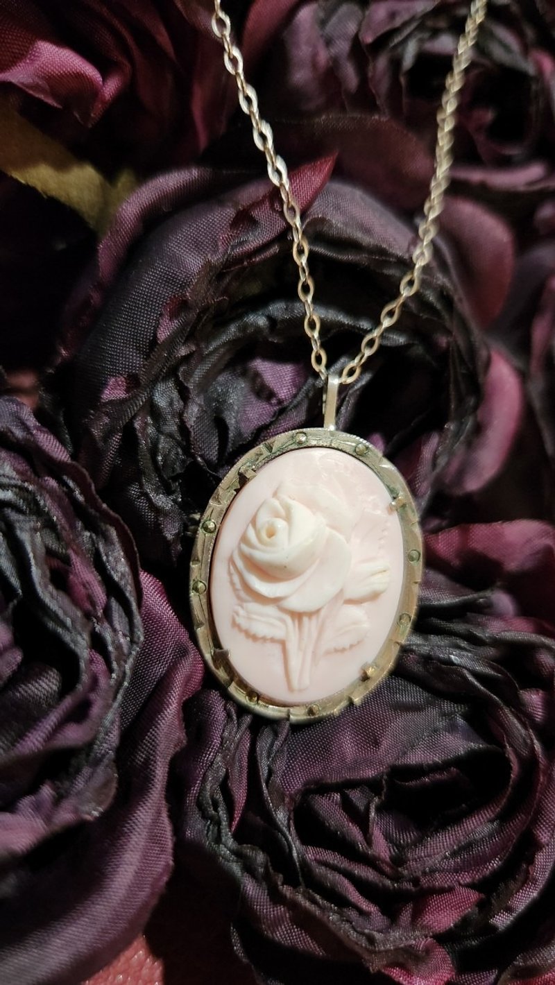 古董手工雕刻粉红海螺玫瑰浮雕纯银镶白铁矿胸针两用项链圣诞礼盒 - 项链 - 纯银 粉红色