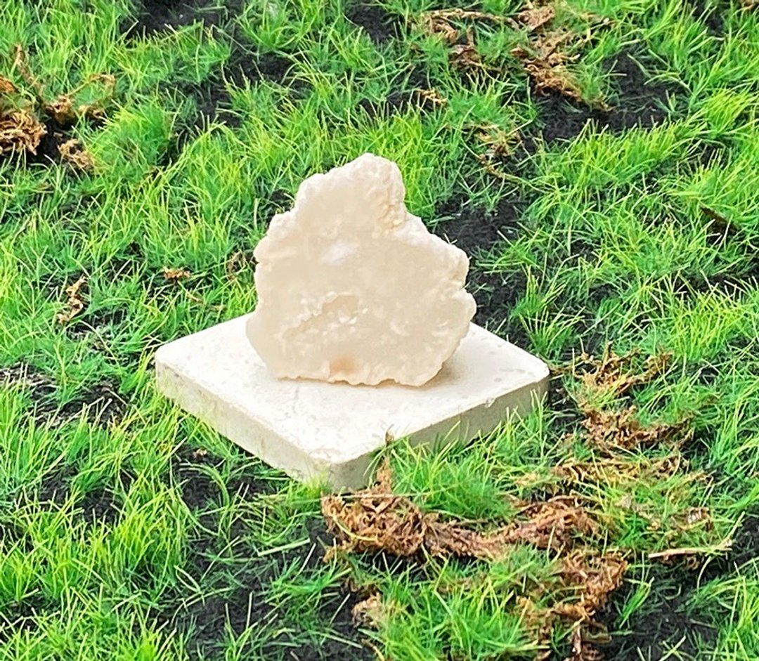 能量摆饰-玛瑙可爱白晶洞开口笑 招财 疗愈 开运 原矿 快速出货 - 摆饰 - 水晶 白色