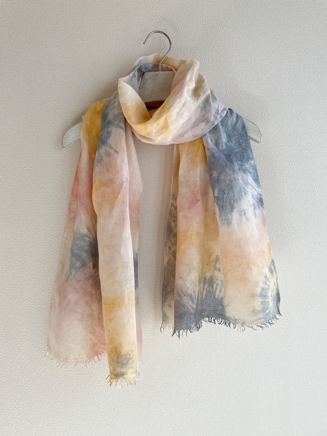 泥染与蓝染 轻薄法式亚麻围巾 点缀流苏 拥抱夕阳 Sunset Linen Stole JAPAN - 围巾/披肩 - 棉 蓝色
