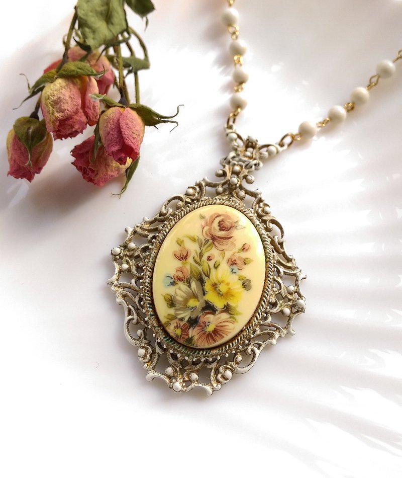 西洋古董饰品。FLORENZA 维多利亚 黄底瓷绘花卉 白珐琅珠链 项链 - 项链 - 其他金属 金色