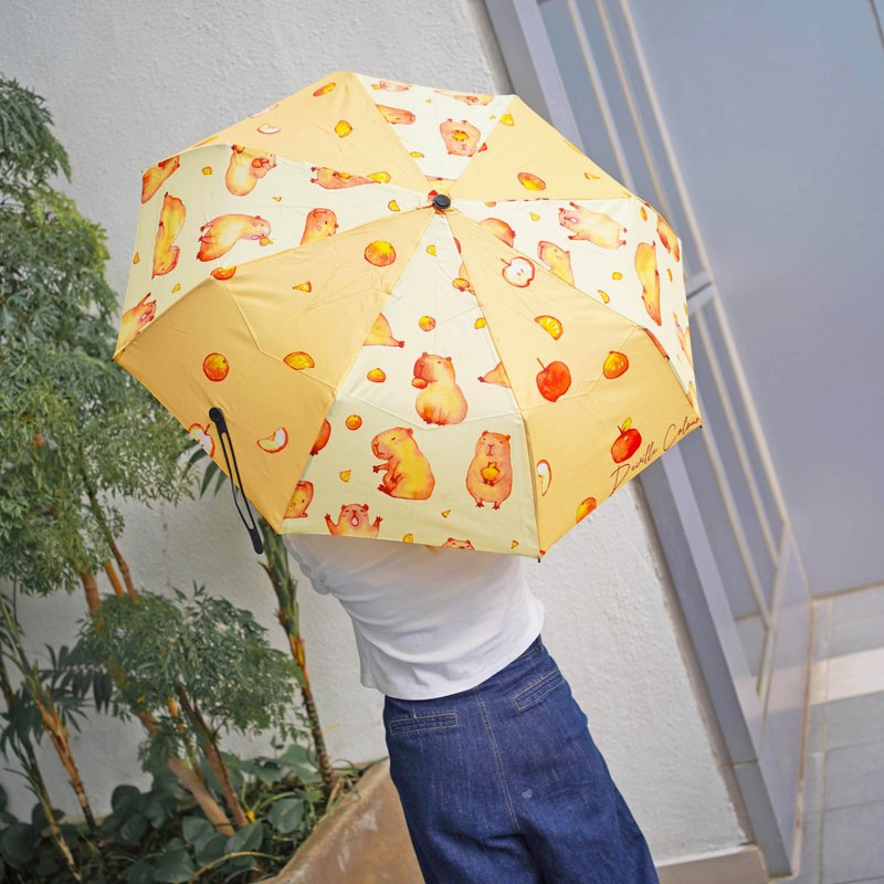 【水豚宝宝爱吃水果】水彩插画 折叠雨伞 折伞 雨季必备 卡皮巴拉 - 雨伞/雨衣 - 防水材质 橘色