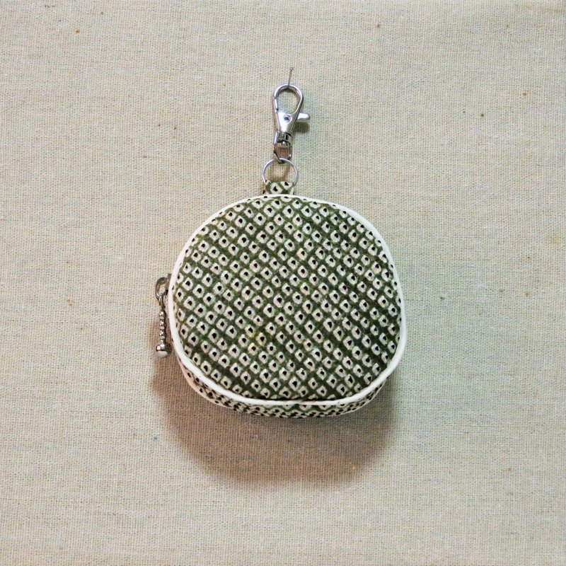 和服改造．小巧圆润小包 - 化妆包/杂物包 - 丝．绢 绿色