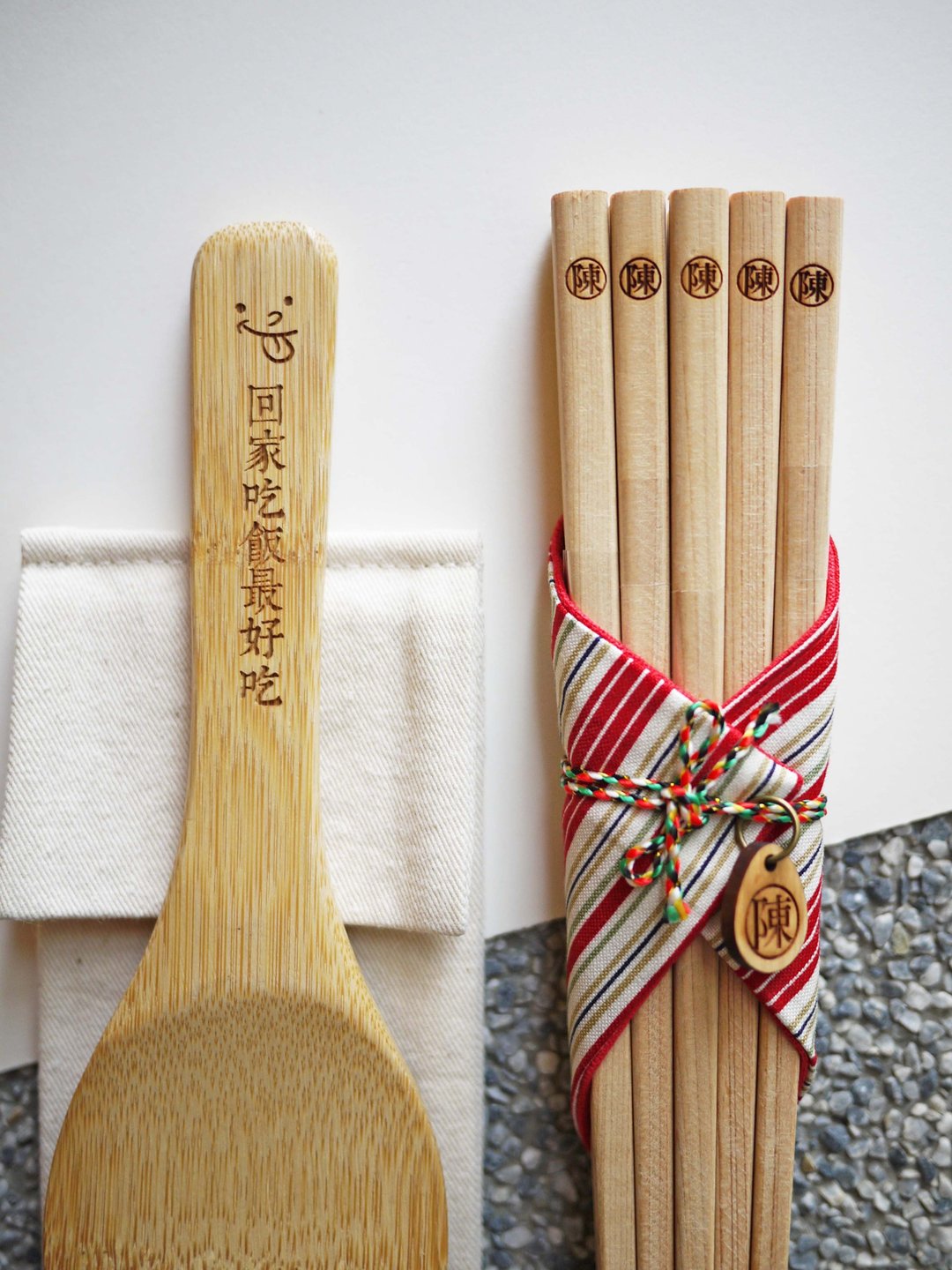 定制商品 雷射雕刻 家族筷+饭匙组 可雕刻文字姓名 - 筷子/筷架 - 木头 卡其色