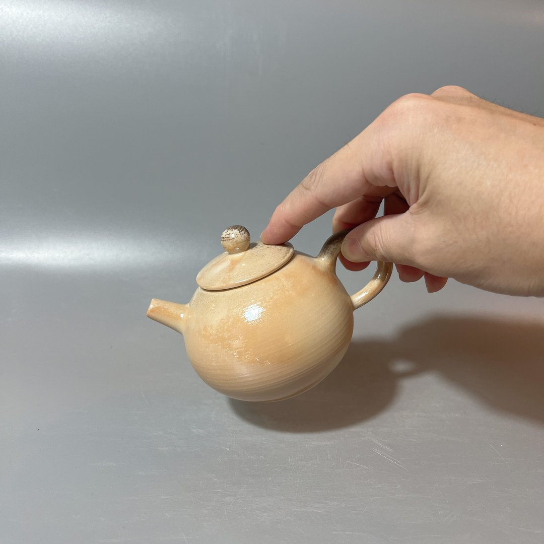 柴烧瓷土黄金正把茶壶  / 小平凡手作 - 茶具/茶杯 - 陶 
