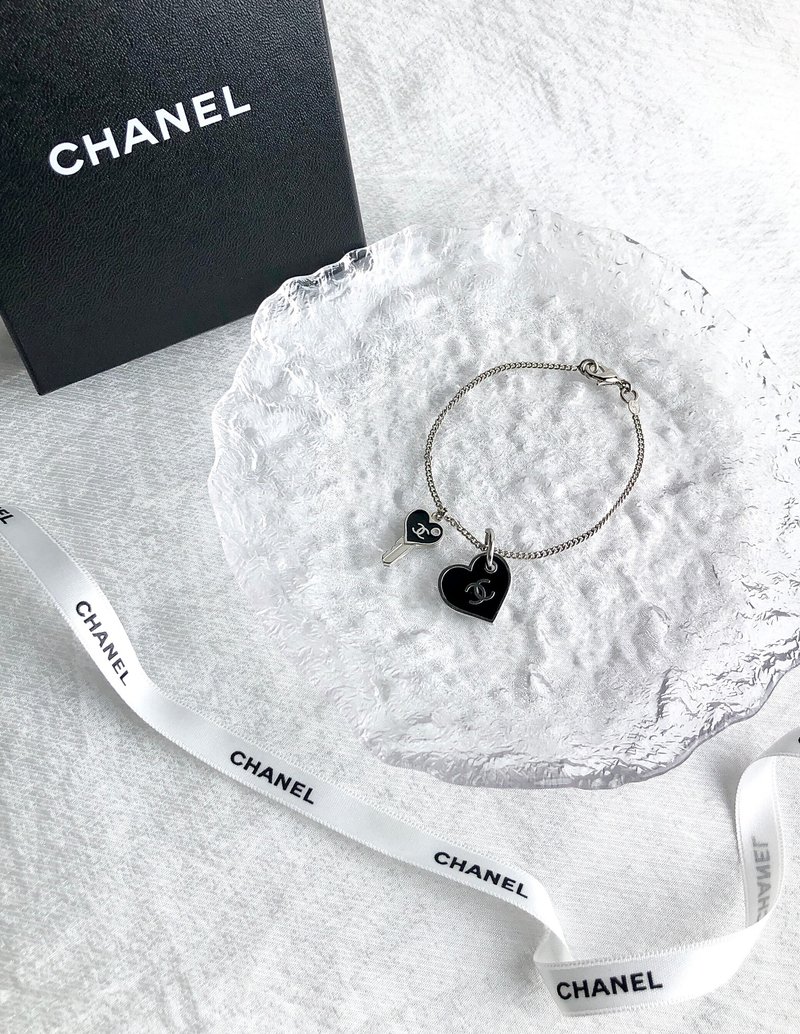 【 日本直送 名牌中古包 】CHANEL 香奈儿 手链 黑色 银色 经典双C标志 爱心 复古 vintage 古董 pz7dmp - 手链/手环 - 其他材质 银色