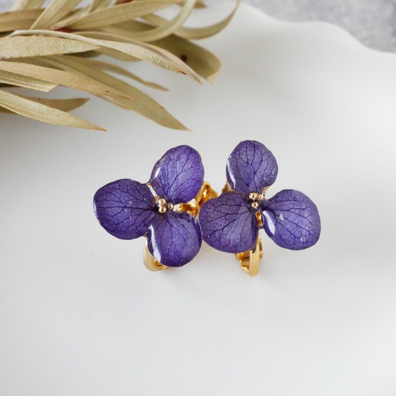 hydrangea Clip-On - 耳环/耳夹 - 树脂 蓝色