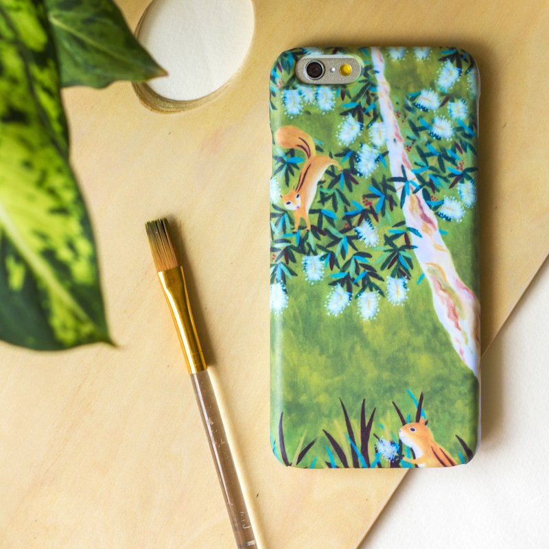 小松鼠的甜甜浪漫时刻.  磨砂硬壳(HTC, Samsung,Sony, LG,iPhone) - 手机壳/手机套 - 塑料 透明