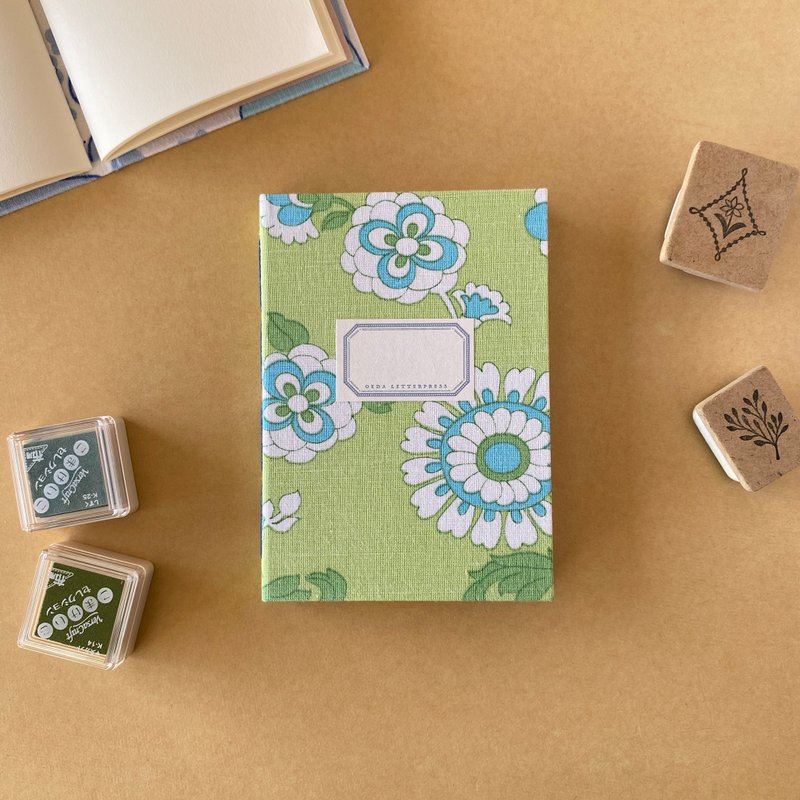 护照尺寸集章本 德国复古布料 - 笔记本/手帐 - 棉．麻 绿色