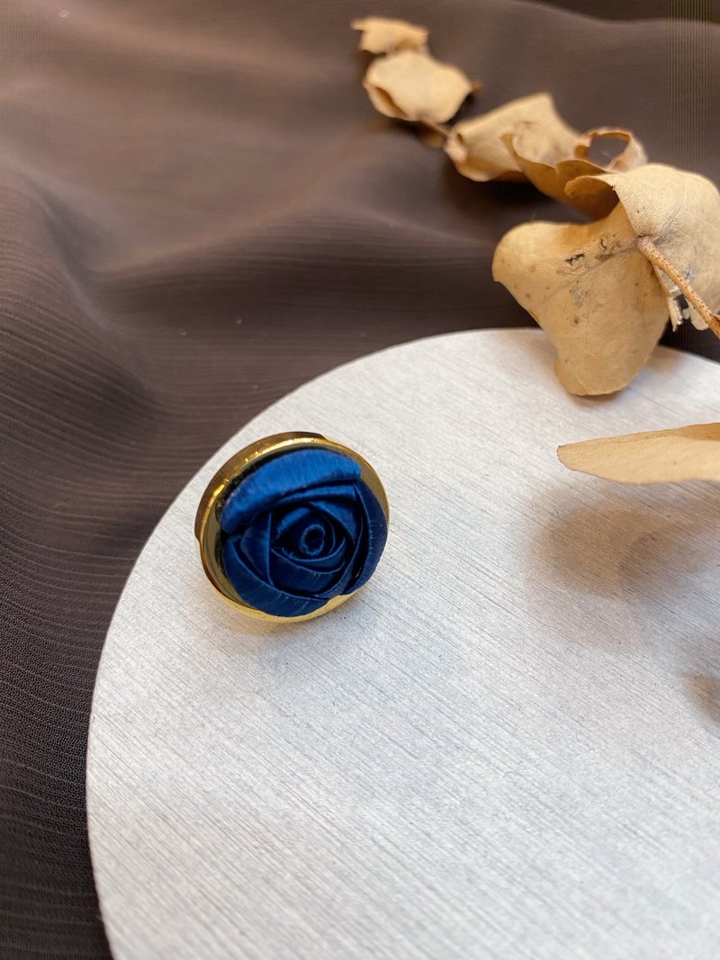 Re-Re蚕丝金工—小王子大玫瑰徽章18K - 徽章/别针 - 丝．绢 蓝色