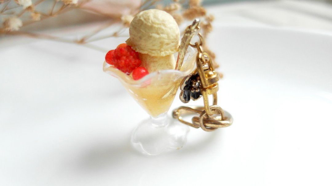 *福利品 / 展示品* 莓果柳橙饮品 钥匙圈 包包挂饰 日本黏土 - 钥匙链/钥匙包 - 粘土 多色