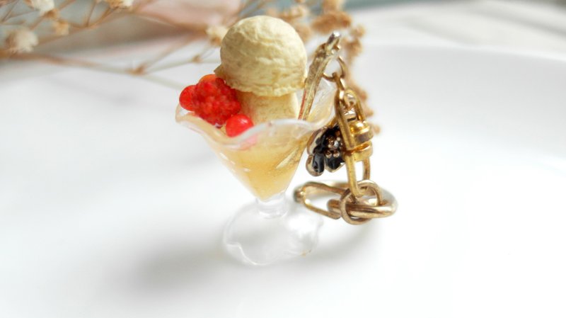 *福利品 / 展示品* 莓果柳橙饮品 钥匙圈 包包挂饰 日本黏土 - 钥匙链/钥匙包 - 粘土 多色