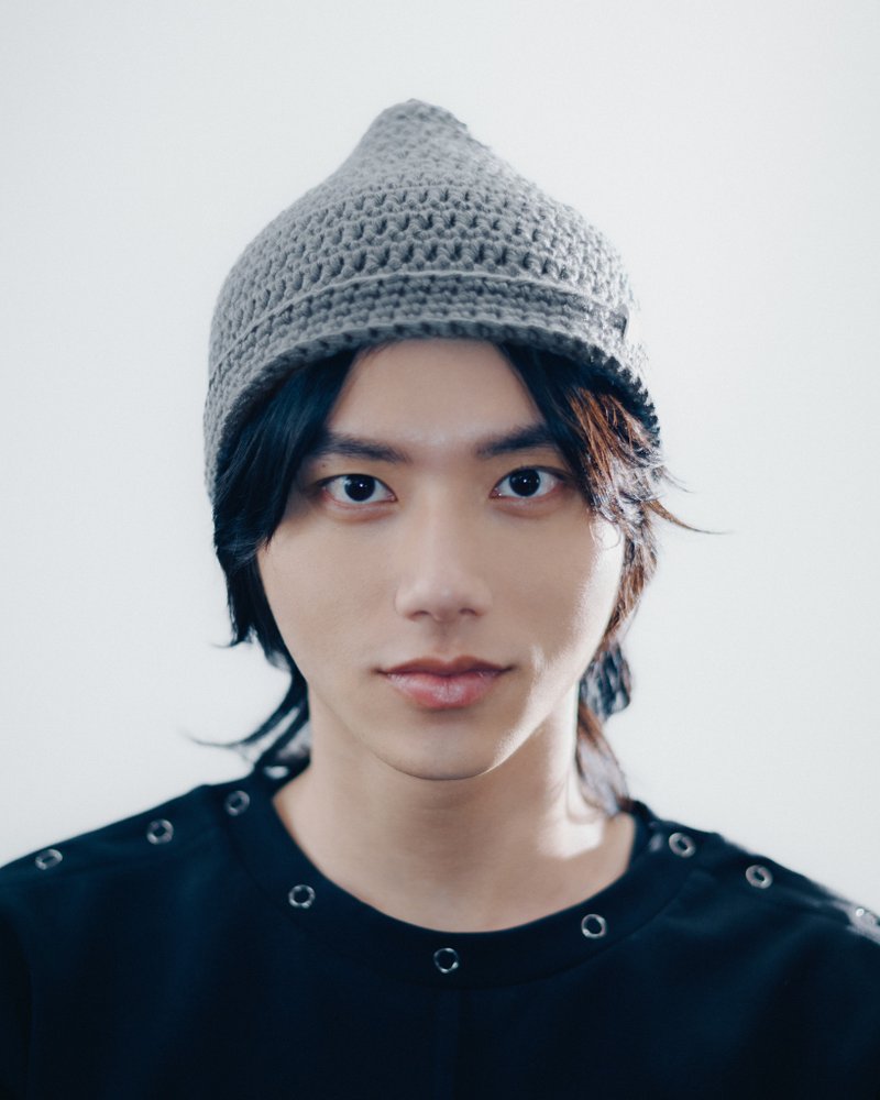 K012 手工编织栗体尖顶毛帽 - 深灰 - 帽子 - 棉．麻 灰色