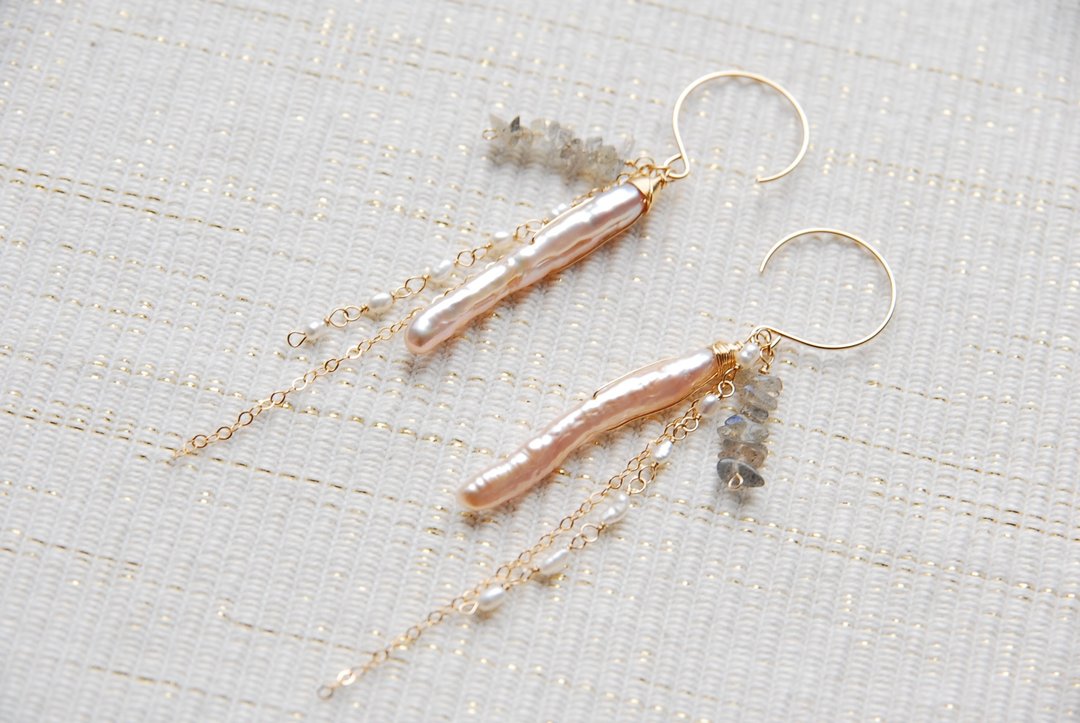 Stick pearl and fringe earrings 14kgf - 耳环/耳夹 - 珍珠 粉红色