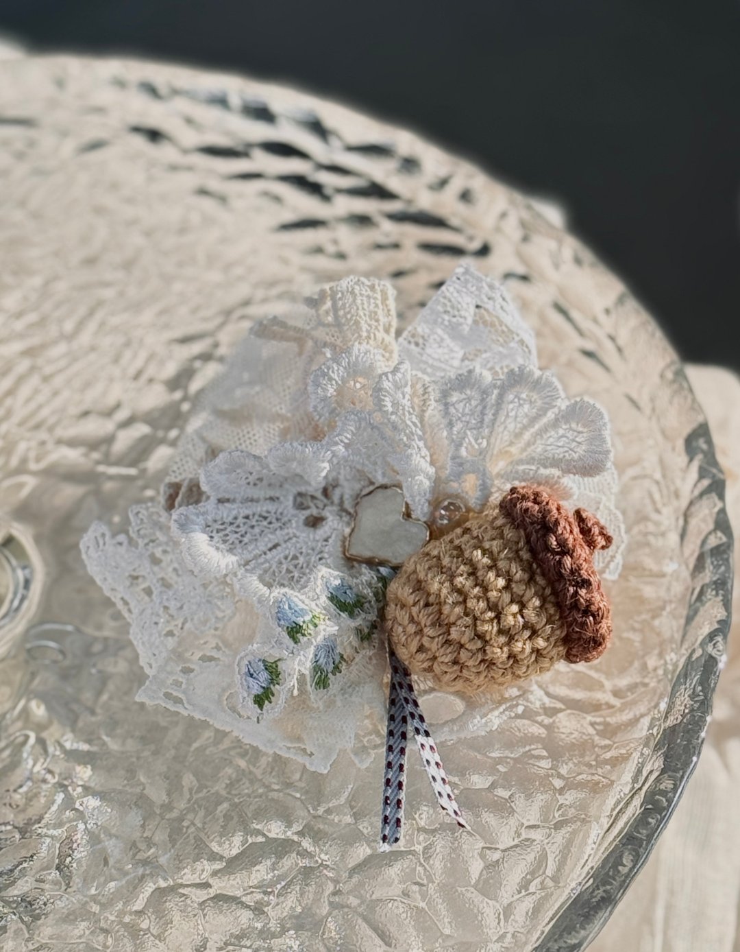 钩针编织橡实蕾丝胸花 胸针发夹两用饰物 - 胸针 - 棉 白色