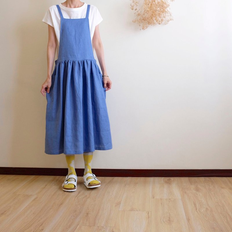 日常手作服 心里住着小女孩  青蓝色绑带工作围裙  亚麻 - 洋装/连衣裙 - 棉 蓝色