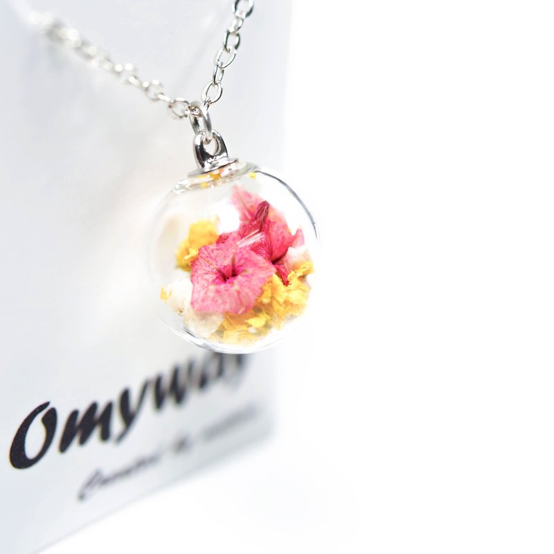 爱家作-OMYWAY黄色满天星红色彩星干花永生花玻璃球饰物颈链1.4cm - 颈链 - 玻璃 白色