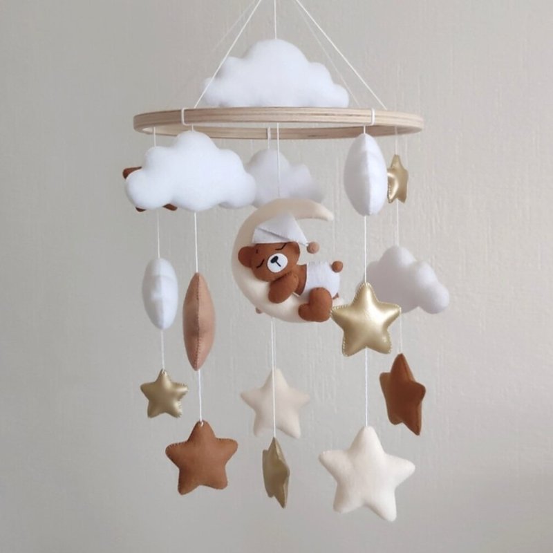 Bear baby mobile neutral gender nursery decor, crib mobile, baby shower gift - 玩具/玩偶 - 环保材料 咖啡色