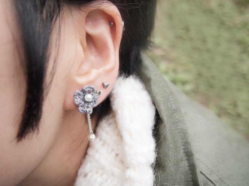 BE001订制手工编织灰色毛线配仿珍珠耳环 - 耳环/耳夹 - 其他材质 灰色