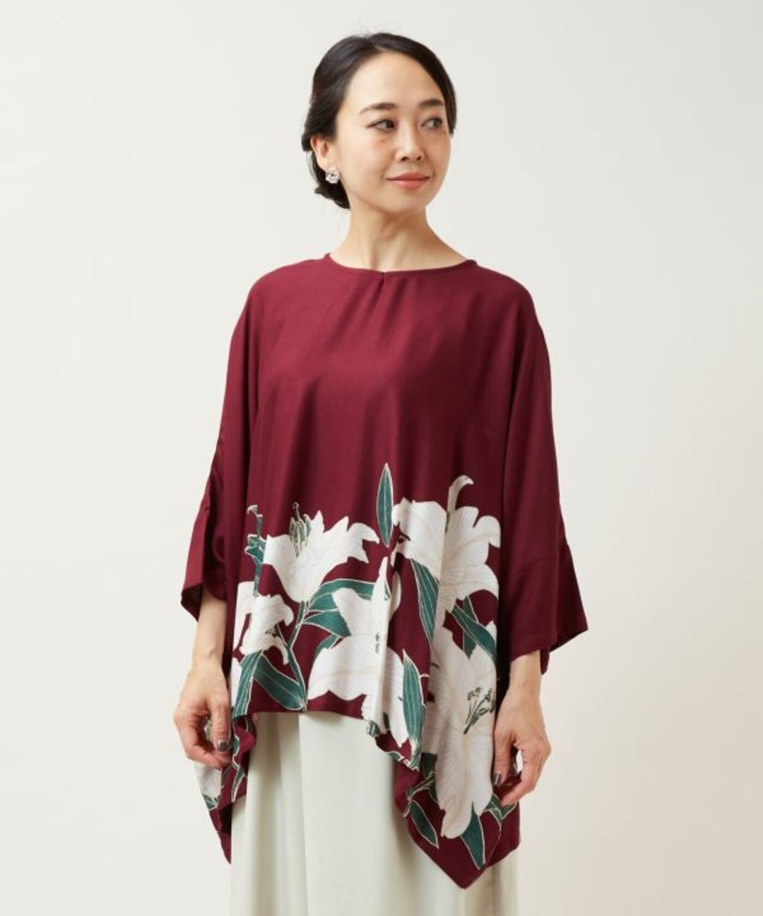 【热门预购】百合花图案宽版上衣 (三色) 7IA-5301 - 女装 T 恤 - 棉 