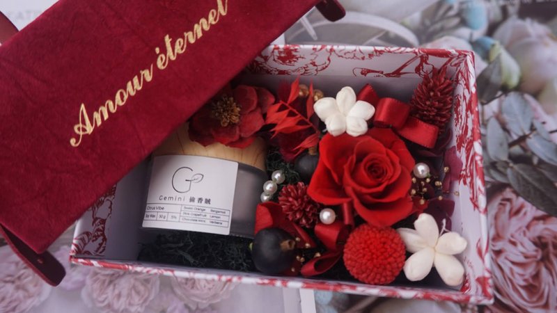 香氛蜡烛花盒 - 蜡烛/烛台 - 蜡 