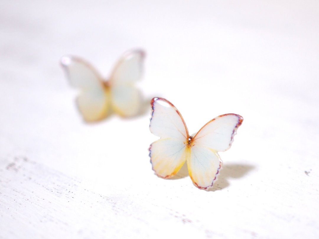 Earth color butterfly earrings / earrings - 耳环/耳夹 - 其他材质 白色