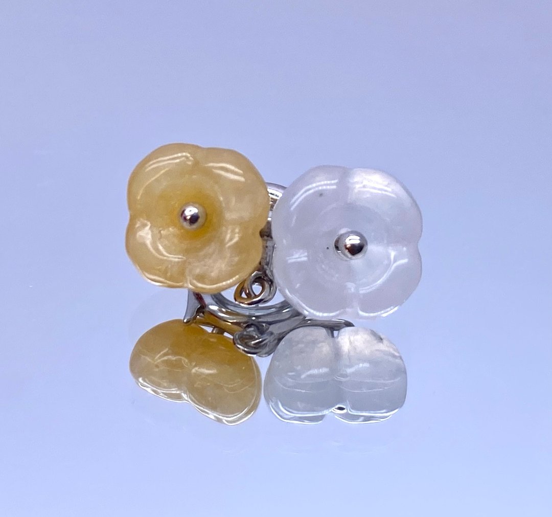 梦幻花园 - 18K白金花形冰翡翠吊坠配钻石 - 吊饰 - 宝石 