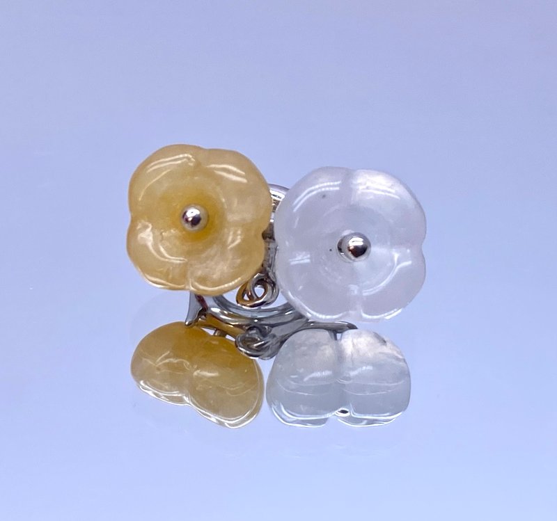 梦幻花园 - 18K白金花形冰翡翠吊坠配钻石 - 吊饰 - 宝石 