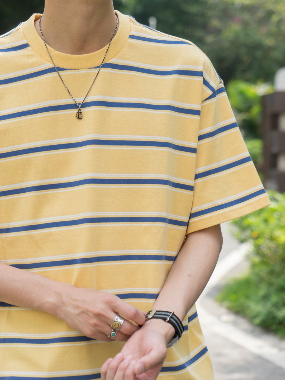 STRIPE T-SHIRT 夏季日系撞色條紋短袖 寬鬆剪裁休閒日常搭配T恤 - 男装上衣/T 恤 - 棉 多色