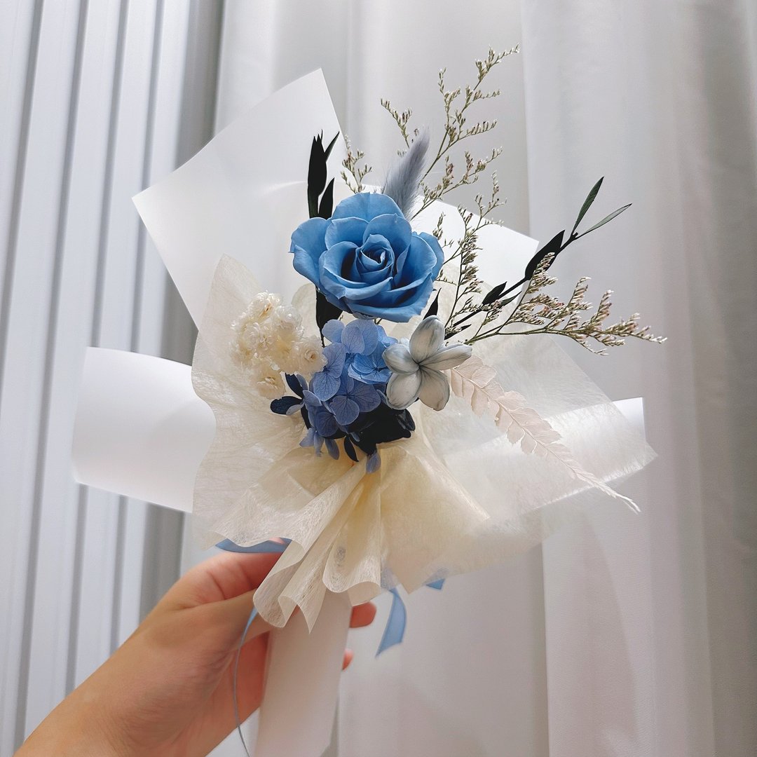 永生韩式花束-莫兰迪蓝。情人节花束。生日花束(赠提袋) - 干燥花/捧花 - 植物．花 