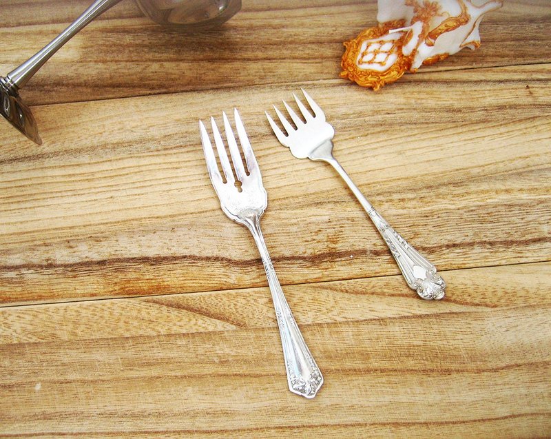 英国 美国制铜镀银夏栎雕花造型叉 甜点叉 餐叉 - 餐刀/叉/匙组合 - 铜/黄铜 银色