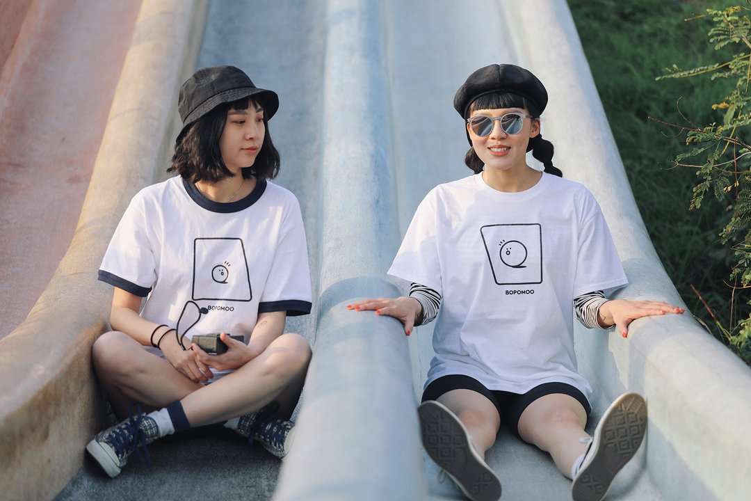 BOPOMOO 遇见你概念T-shirt 对Tee 俩俩 情侣装 情人 麻吉 闺蜜 - 女装 T 恤 - 棉 白色