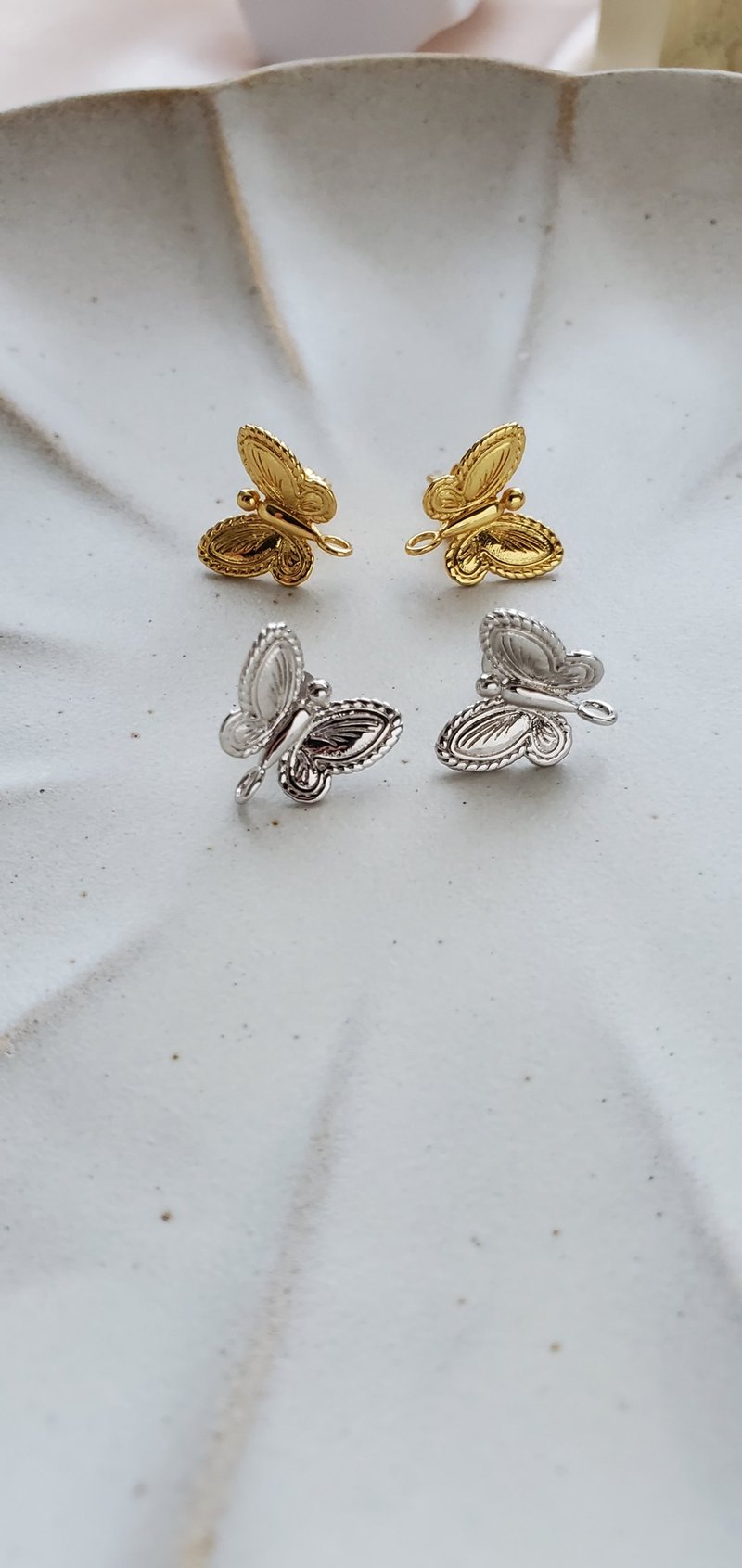 925 纯银 蝴蝶耳环 ~ 纯银耳钉 ~ 银色耳钉 - 耳环/耳夹 - 纯银 银色