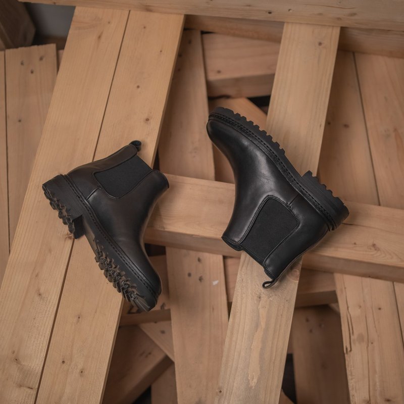 马丁雀尔喜_小牛皮黑 不分男女 情侣鞋 35~47 大尺码 - 女款短靴 - 真皮 黑色