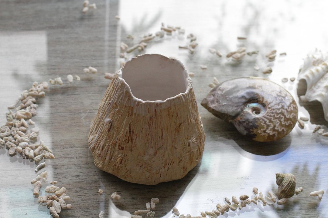 手刻藤壶造型陶瓷花器/花瓶 - 花瓶/陶器 - 陶 金色
