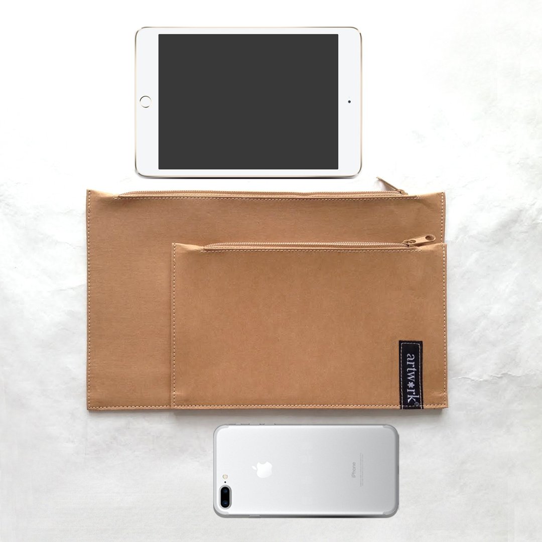WASHABLE KRAFT PAPER CLUTCH BAG FOR IPAD MINI + 1 MULTI-PURPOSE POUCH OUTSIDE - 其他 - 纸 咖啡色