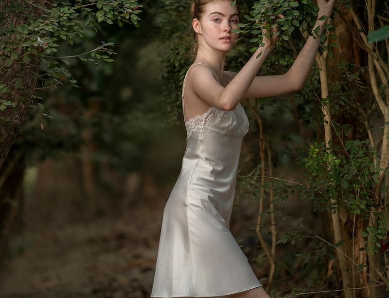 丝柔光璨深V连身裙 - 居家服/睡衣 - 聚酯纤维 多色