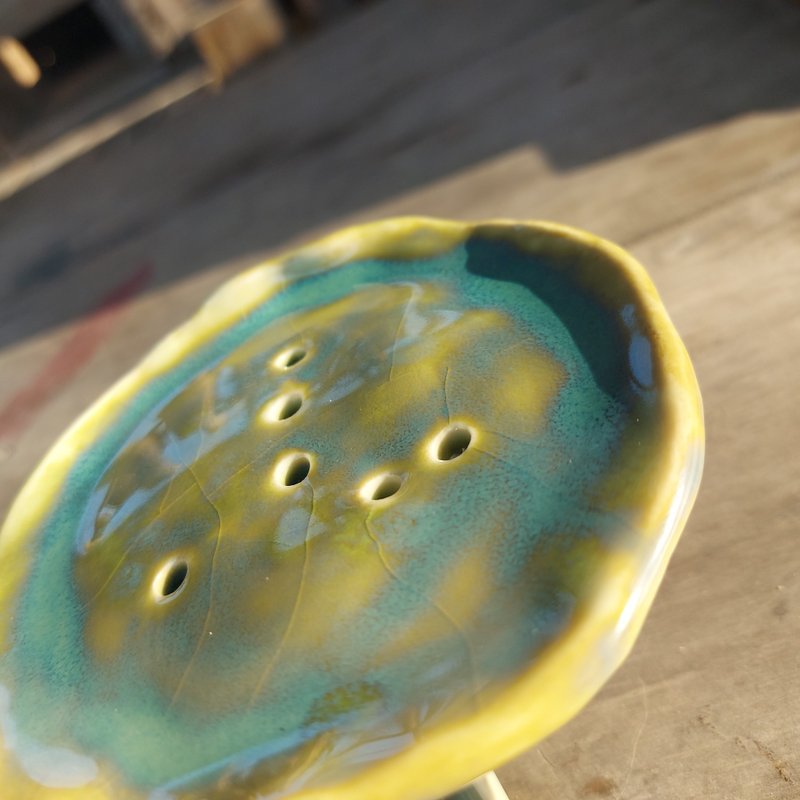 高脚肥皂碟 冰裂纹青黄渐层 - 卫浴用品 - 陶 绿色